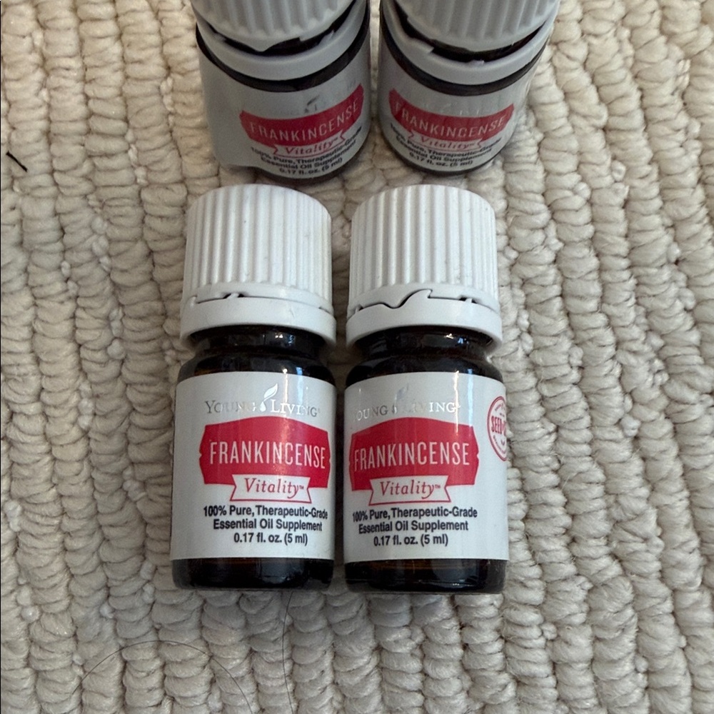 Young Living Frankincense Vitality Essential Oil - White and Red